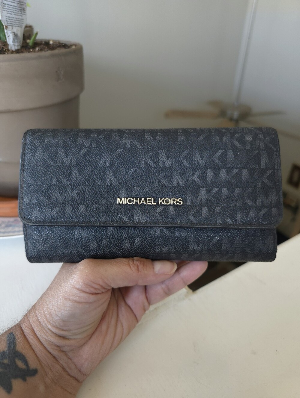 Michael Kors Black And Gray Jet Set Logo Tri-Fold Wallet